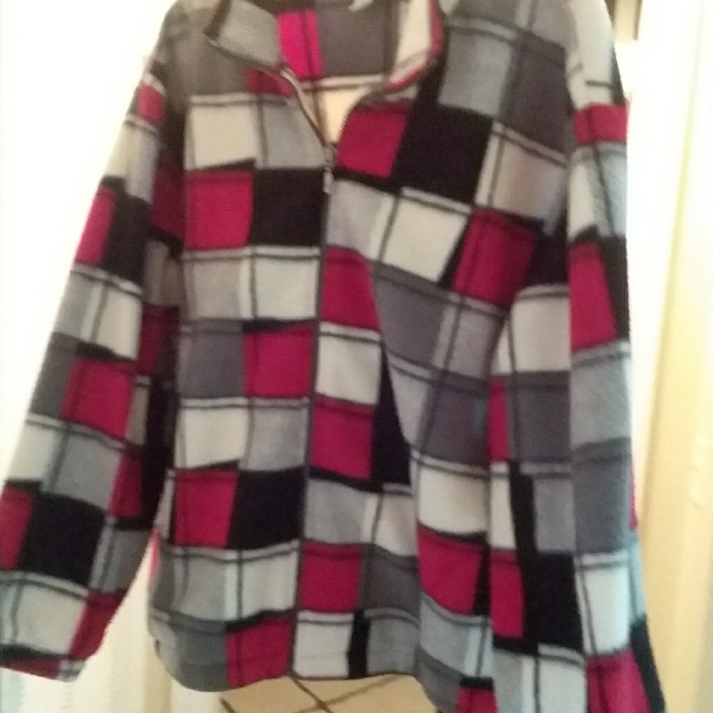Soft zip up plaid jacket by Alfred Dunner